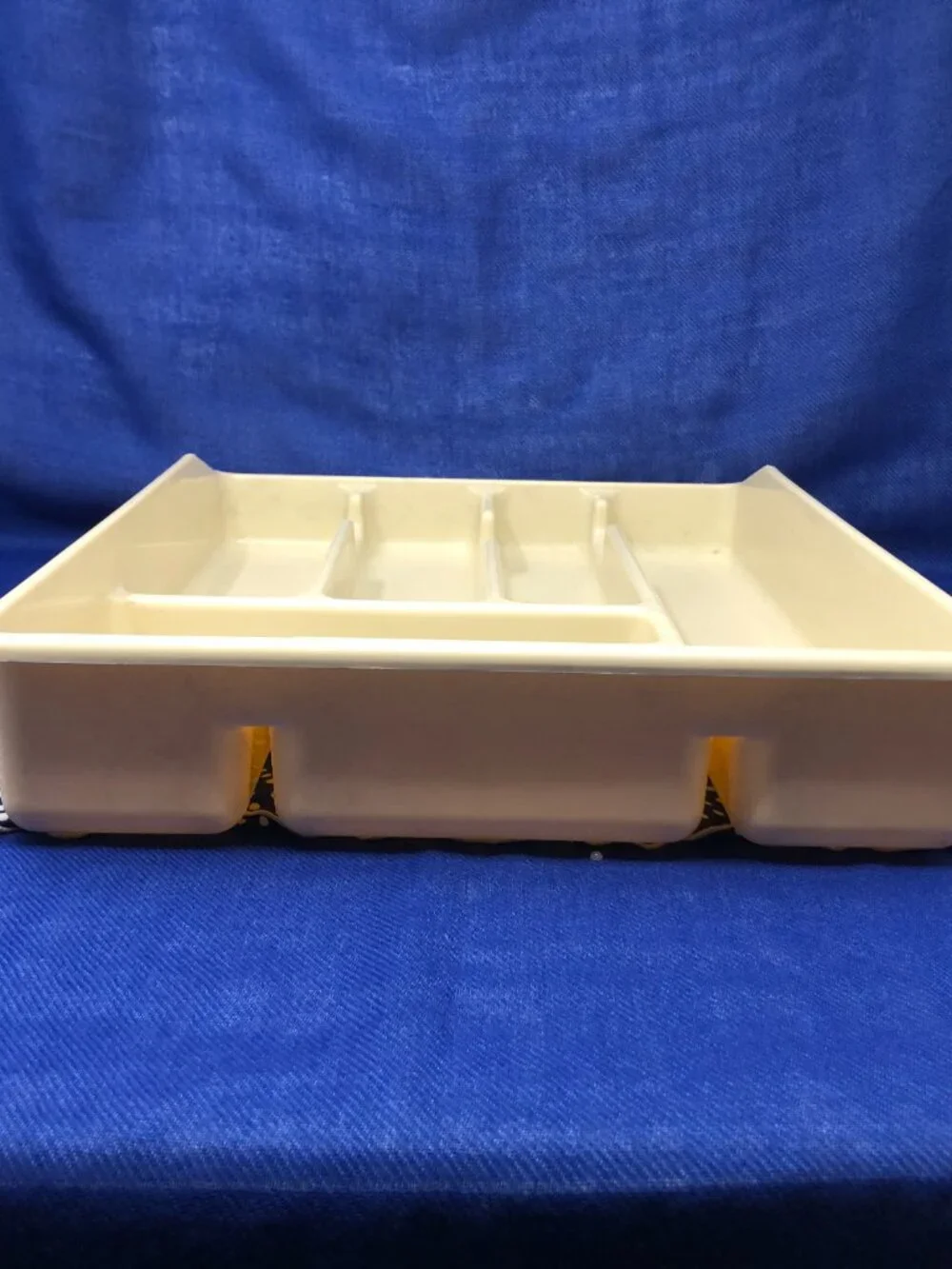 Rubbermaid Silverware Drawer Organizer – Cream/Beige – Pre-Owned
